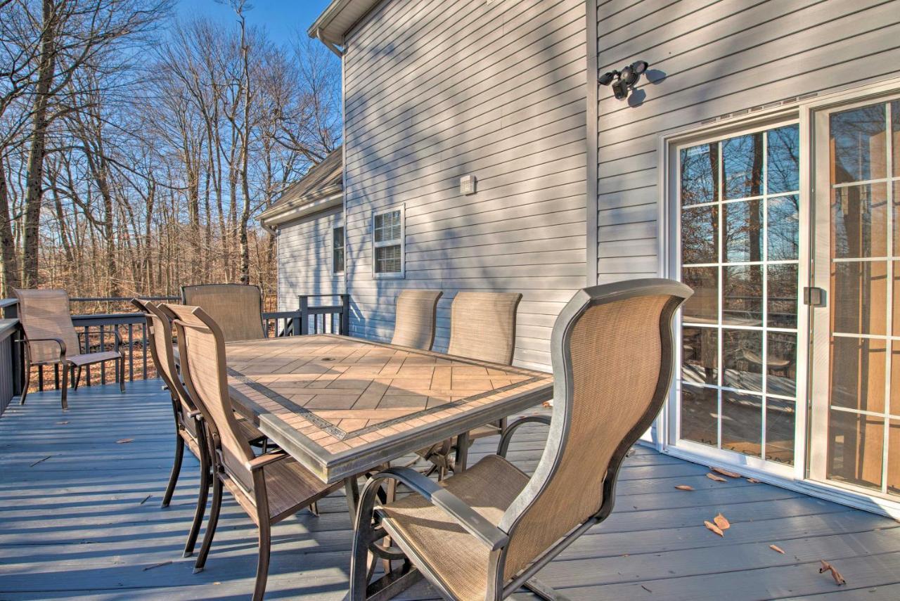 Spacious Tobyhanna Home With Lake Access And Fire Pit! Exteriör bild