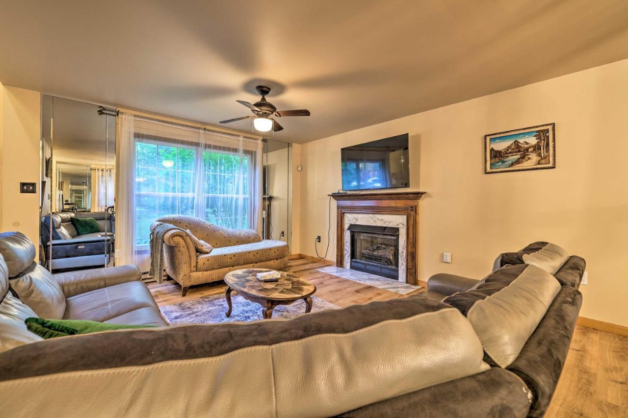 Spacious Tobyhanna Home With Lake Access And Fire Pit! Exteriör bild