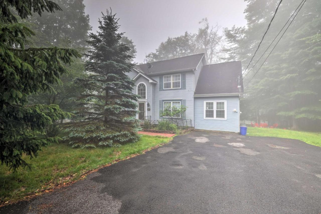 Spacious Tobyhanna Home With Lake Access And Fire Pit! Exteriör bild