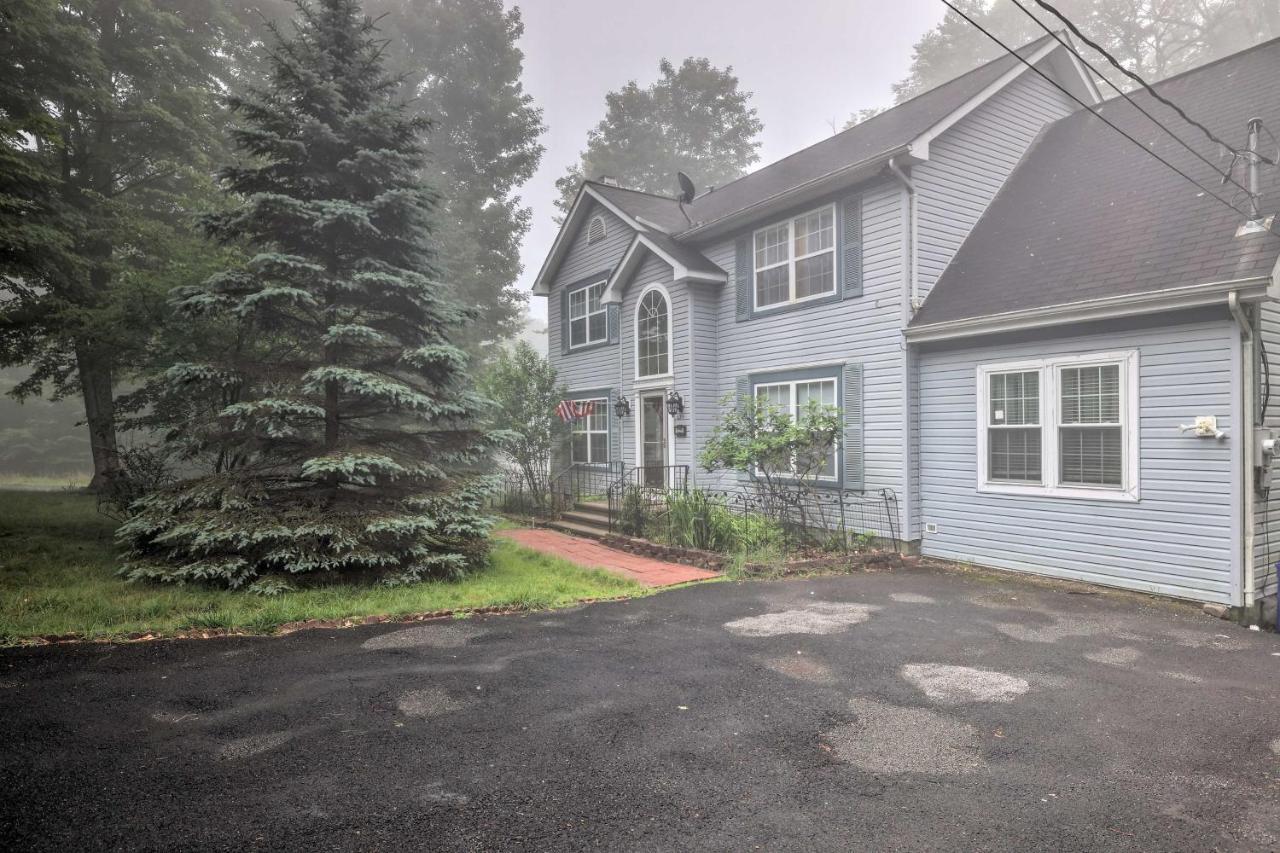 Spacious Tobyhanna Home With Lake Access And Fire Pit! Exteriör bild