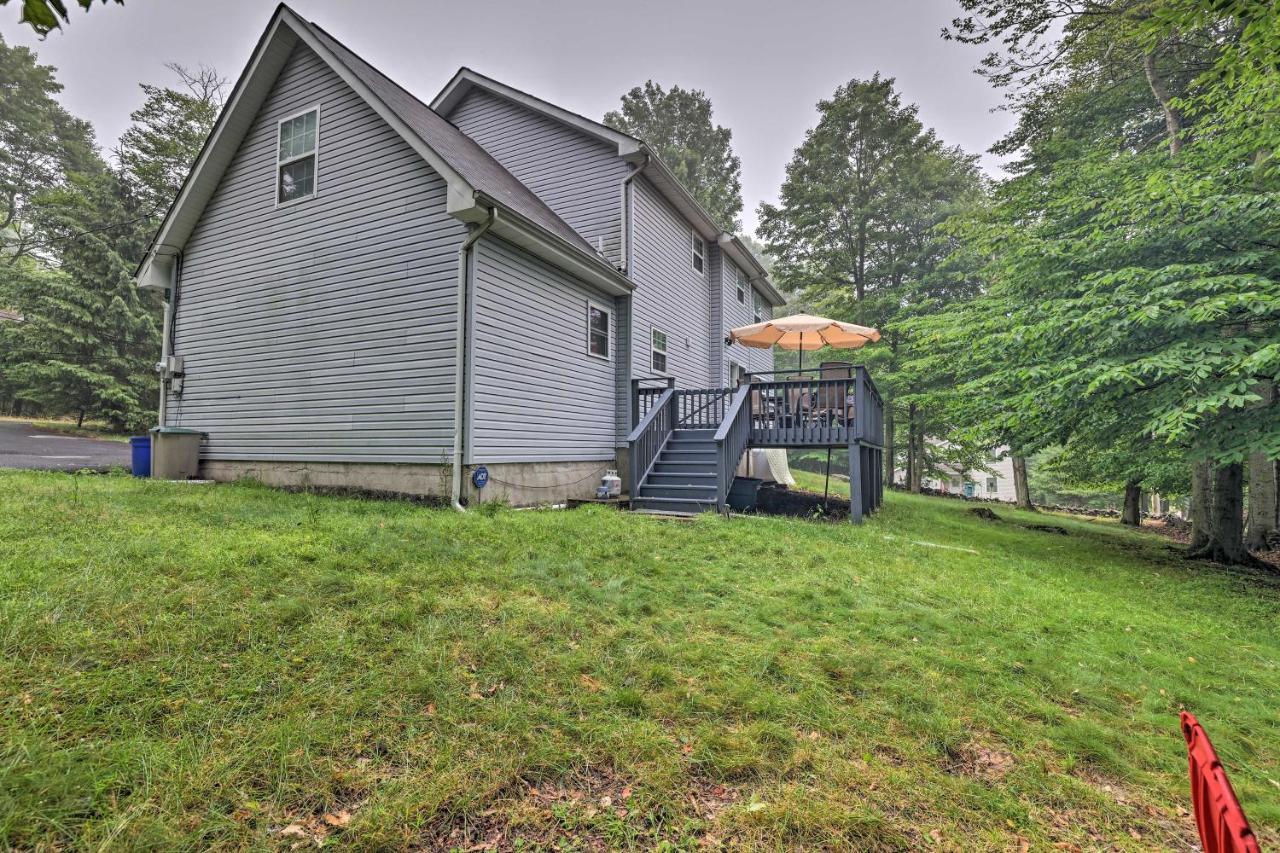 Spacious Tobyhanna Home With Lake Access And Fire Pit! Exteriör bild