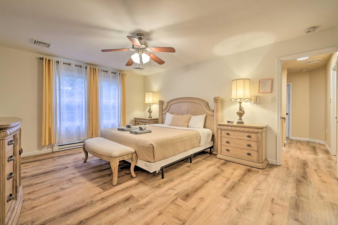 Spacious Tobyhanna Home With Lake Access And Fire Pit! Exteriör bild